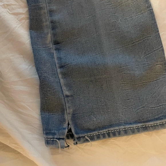 Women’s Soft and Stylish Hydraulic Jeans with small splits by the ankle - Picture 4 of 9